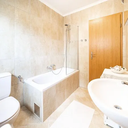 Willa Oliva - Two Bedroom With Terrace And Swimming Pool Gruda