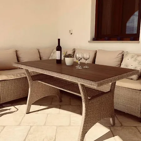 Oliva - Two Bedroom With Terrace And Swimming Pool Willa