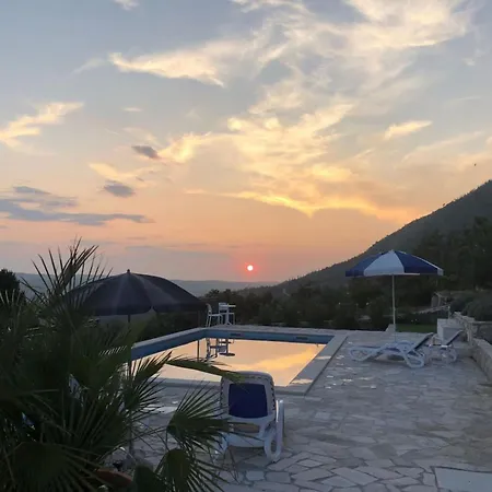 Willa Oliva - Two Bedroom With Terrace And Swimming Pool Gruda