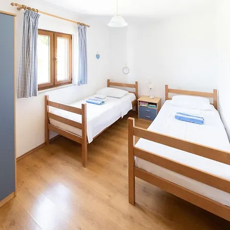 Oliva - Two Bedroom With Terrace And Swimming Pool Willa Gruda