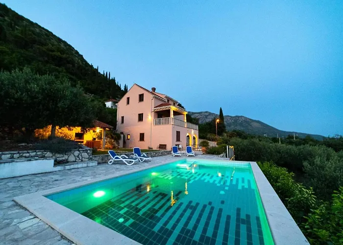 Oliva - Two Bedroom With Terrace And Swimming Pool فيلة