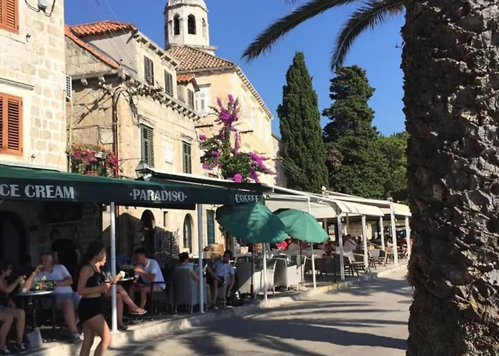 Oliva - Two Bedroom With Terrace And Swimming Pool فيلة