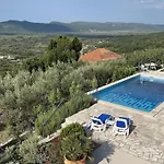 Oliva - Two Bedroom With Terrace And Swimming Pool Vila *
