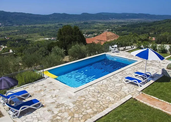 Oliva - Two Bedroom With Terrace And Swimming Pool Gruda