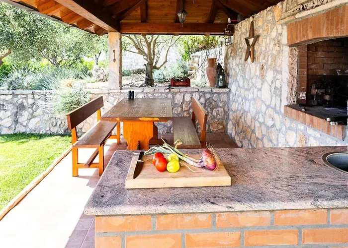 Oliva - Two Bedroom With Terrace And Swimming Pool Gruda